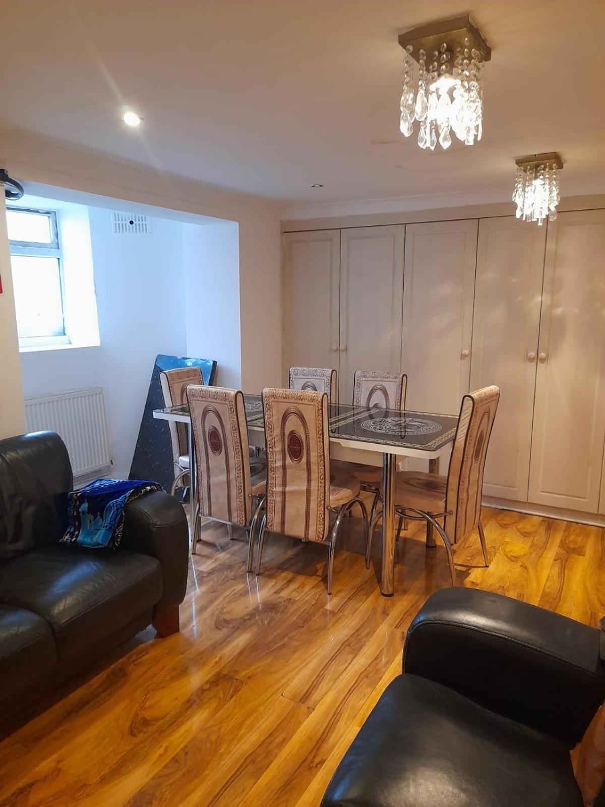 Rayan'S Lodge Stratford Лондон Екстериор снимка