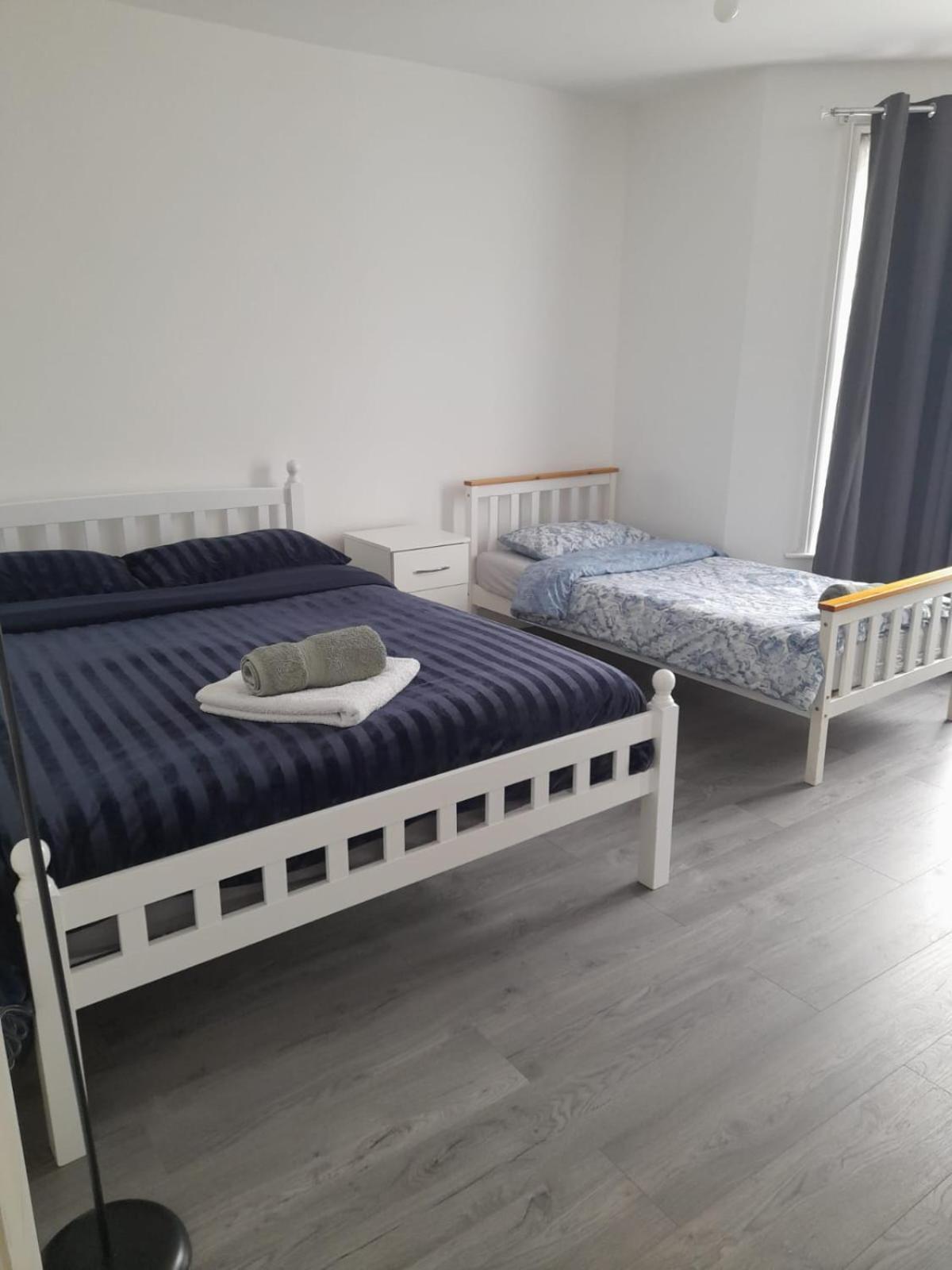 Rayan'S Lodge Stratford Лондон Екстериор снимка