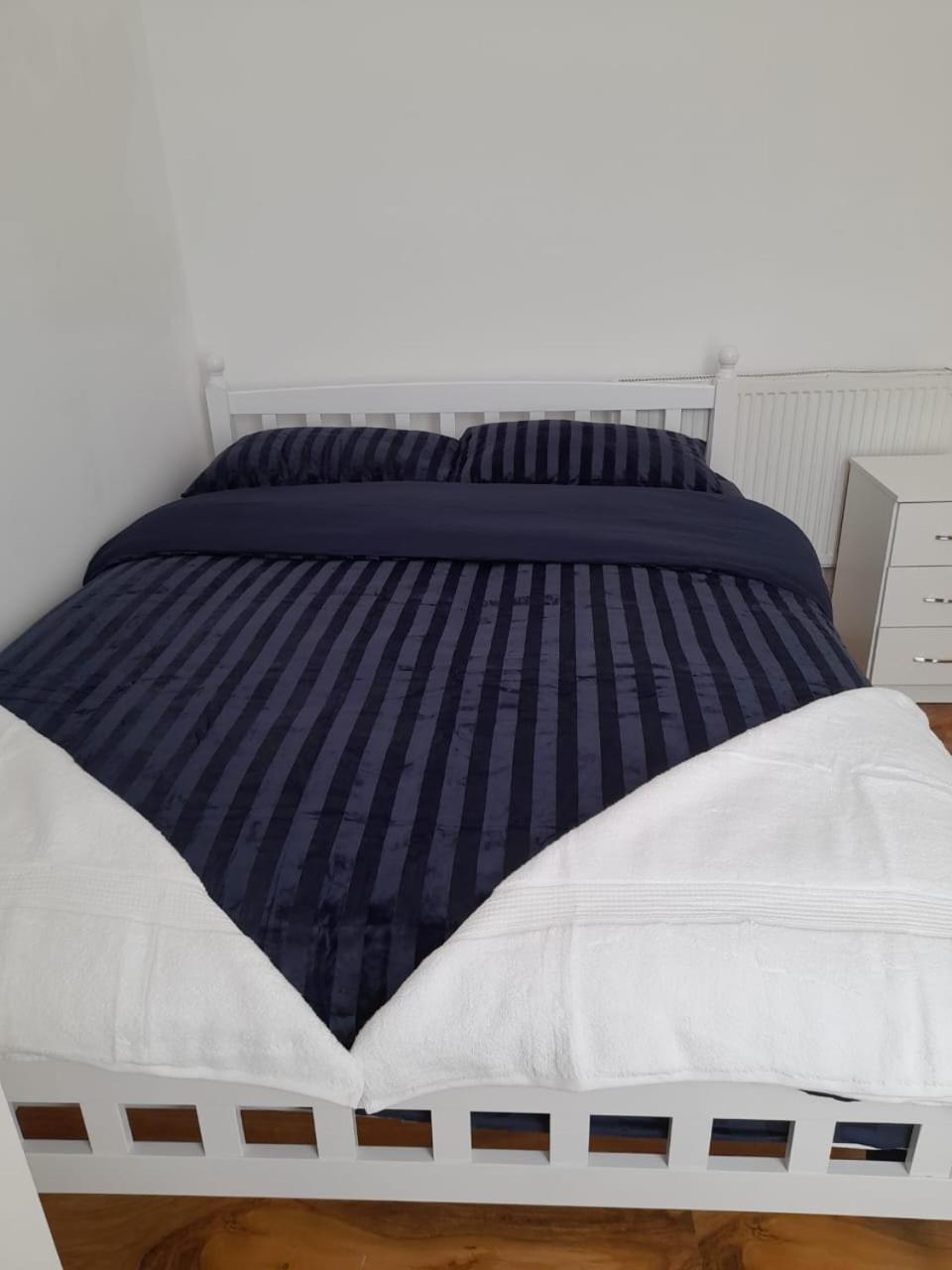 Rayan'S Lodge Stratford Лондон Екстериор снимка