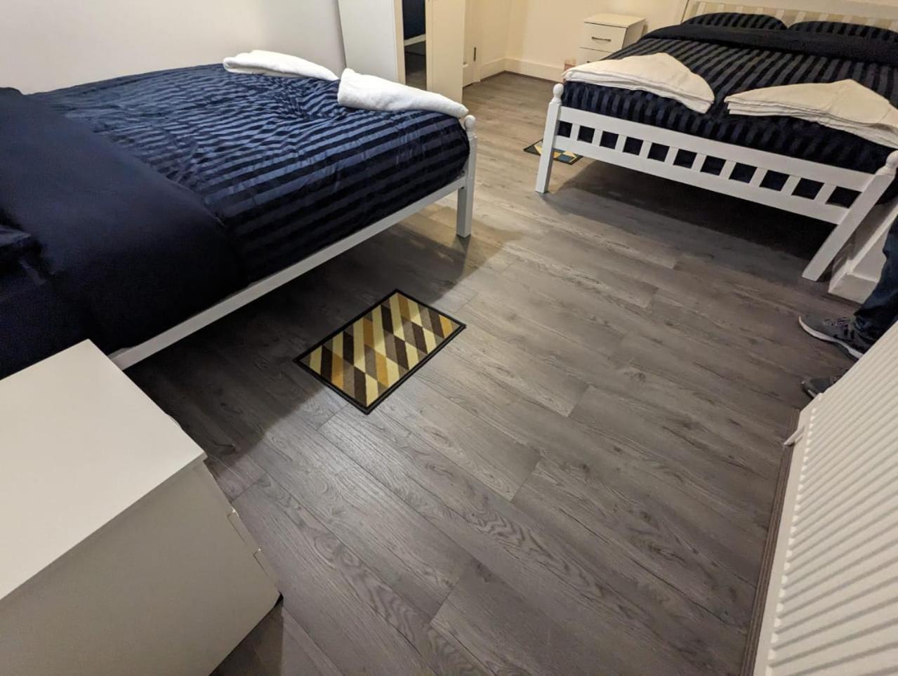 Rayan'S Lodge Stratford Лондон Екстериор снимка
