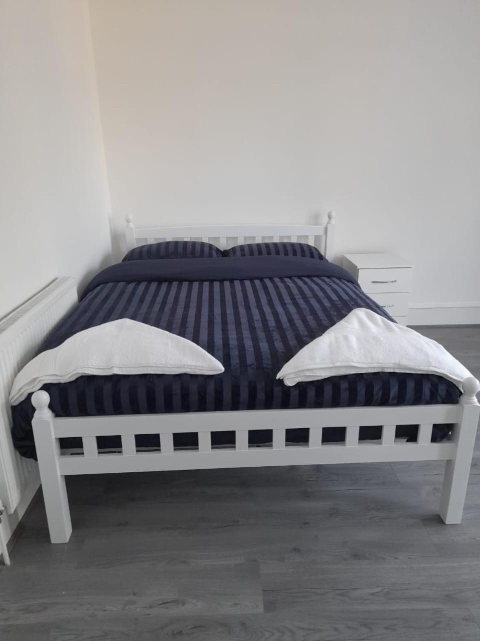Rayan'S Lodge Stratford Лондон Екстериор снимка