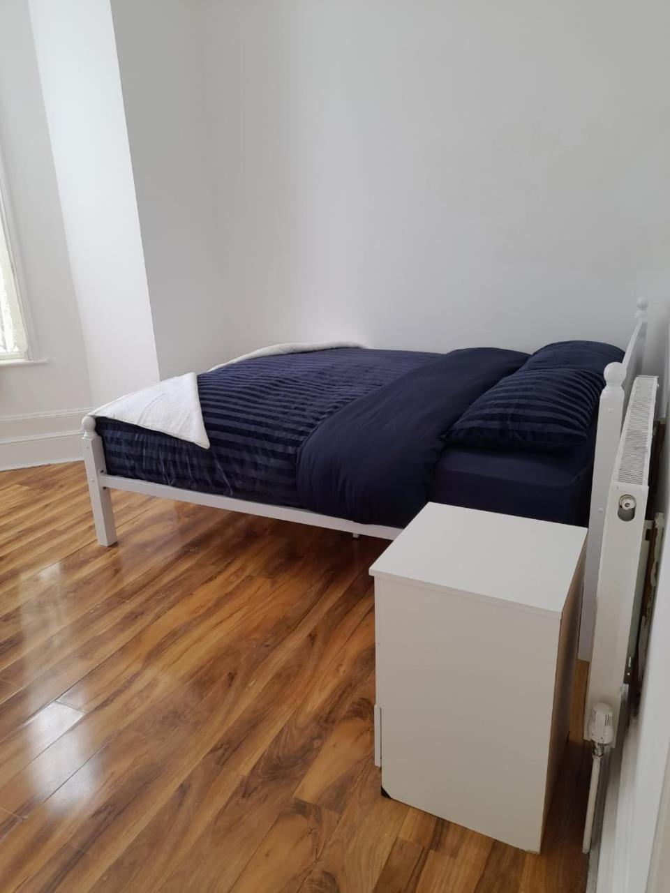 Rayan'S Lodge Stratford Лондон Екстериор снимка
